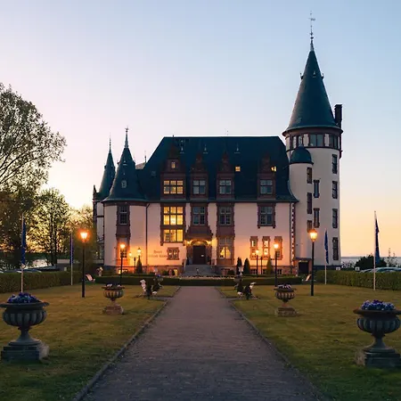 Schloss 4*